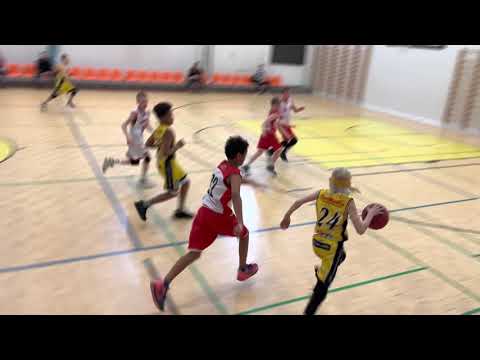 23.4.2022 minipojat Muurame-Honsu, välierä