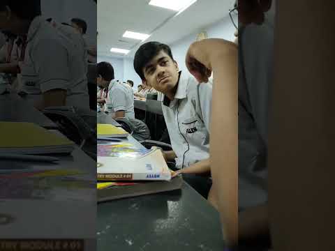 allen student eating banana in classroom #allen #kota #allenkota #pw