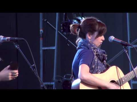 Folk Alley Sessions:  Good Lovelies - "Made For Rain"