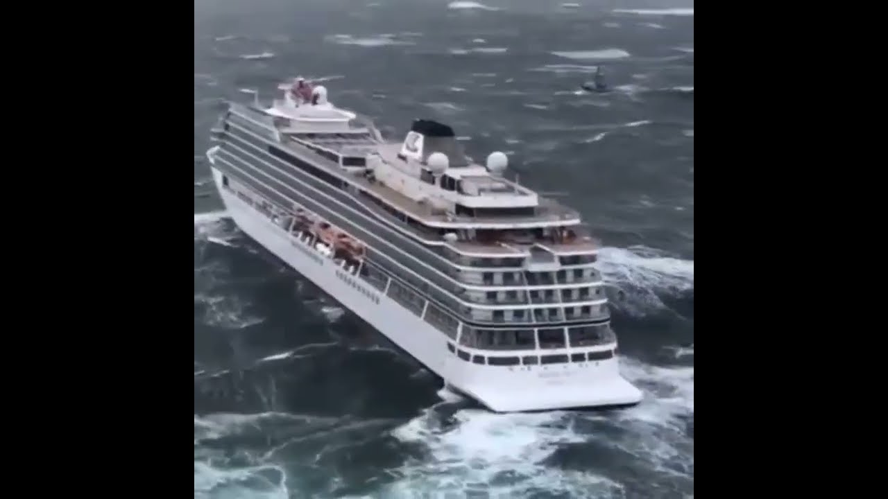 Cruise Ship with 1,300 People On Board in Distress Off Norway 23.03.2019 🇧🇻