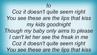 Shaggy - These Are The Lips Lyrics