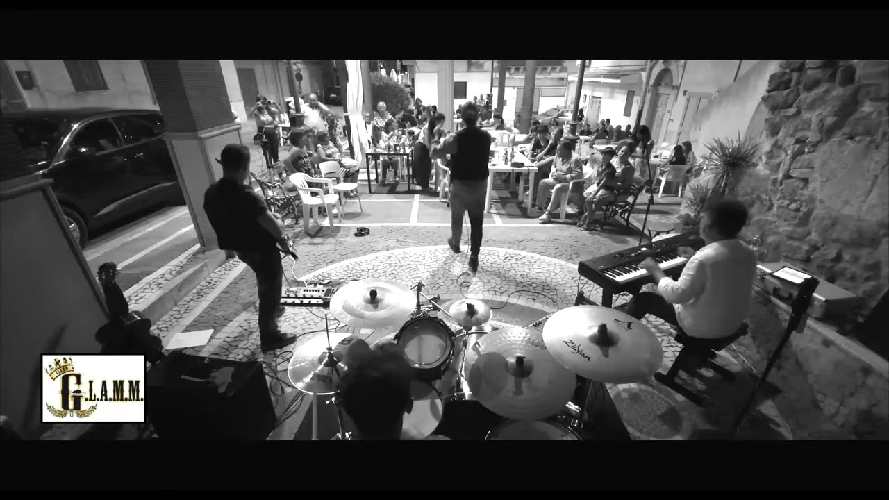 Performance dal Vivo al Pub