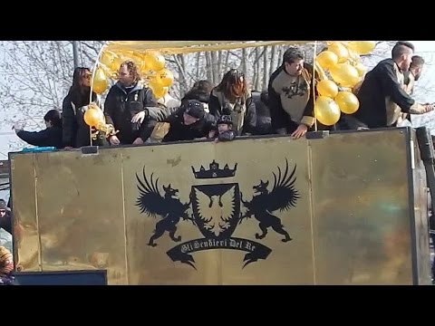 Scudieri del Re carro da getto - Carnevale ivrea 2015
