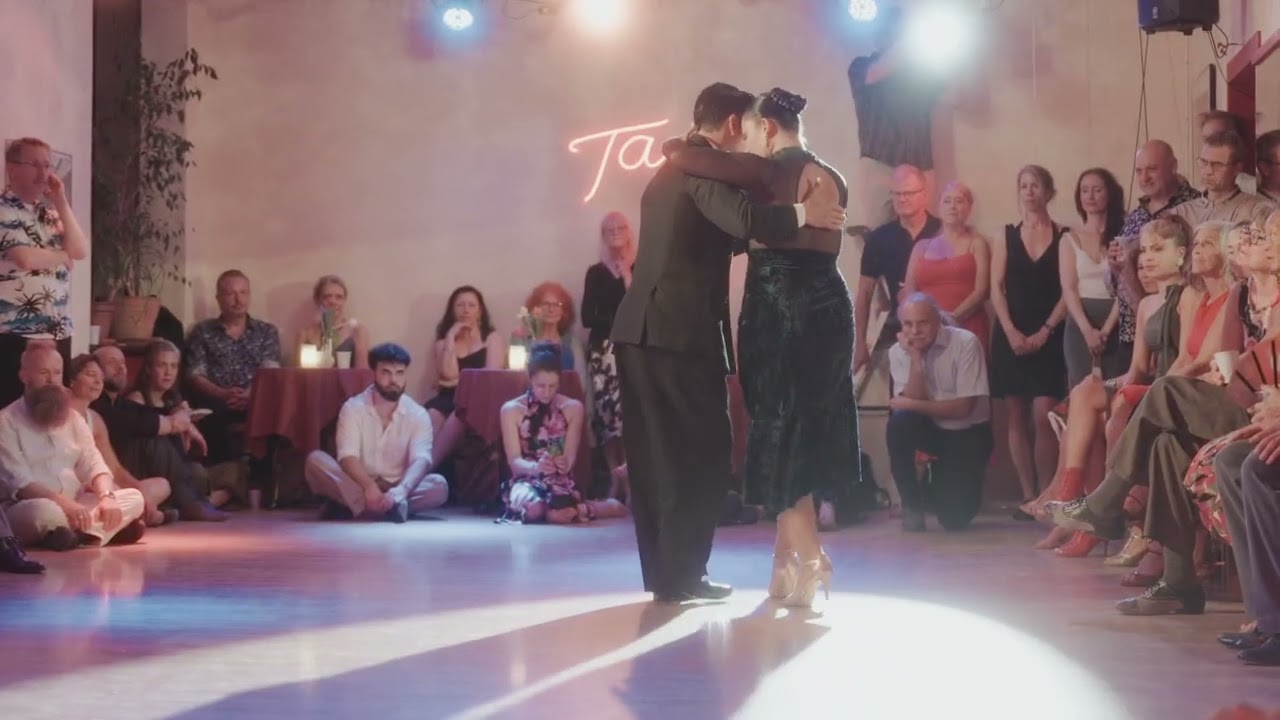Alexa Yepes & Edwin Espinosa - 1/4
