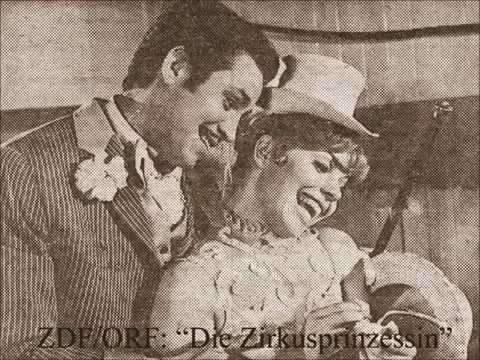 Die kleinen Mäderln im Trikot - Peter Karner und Margit Schramm in "Die Zirkusprinzessin"