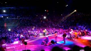 Garth and Trisha: suprise duet