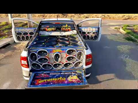 Saveiro Cross Terremoto Audio Car com 12 Subs PowerVox no acrílico