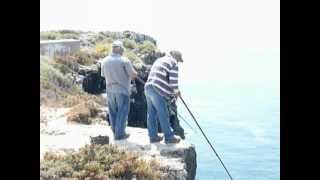 preview picture of video 'Crazy Guys Cliff Fishing in Sagres Portugal'