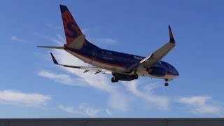 preview picture of video 'Sun Country Boeing 737-752 MDW 4R Arrival'