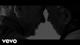 Dois Namorados Lyrics English Translation