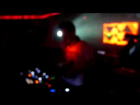 Sander van Doorn - Invisible (Dirty South Remix) @ Blue Door Córdoba Argentina 19-08-2011 HD 720p