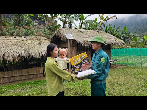 The kind police officer bought rice and food for the single mother living in an abandoned house.