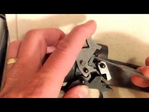 How a New England Arms (H&R) shotgun action works. Working cut away action.Transfer bar.