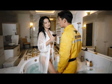 外送小夥被惡霸羞辱，只有美女總裁替她出頭！殊不知小夥竟是掌控全球的大夏龍君，幫她掃平一切障礙逆襲成女首富！#短劇 #drama #爽文 #逆袭