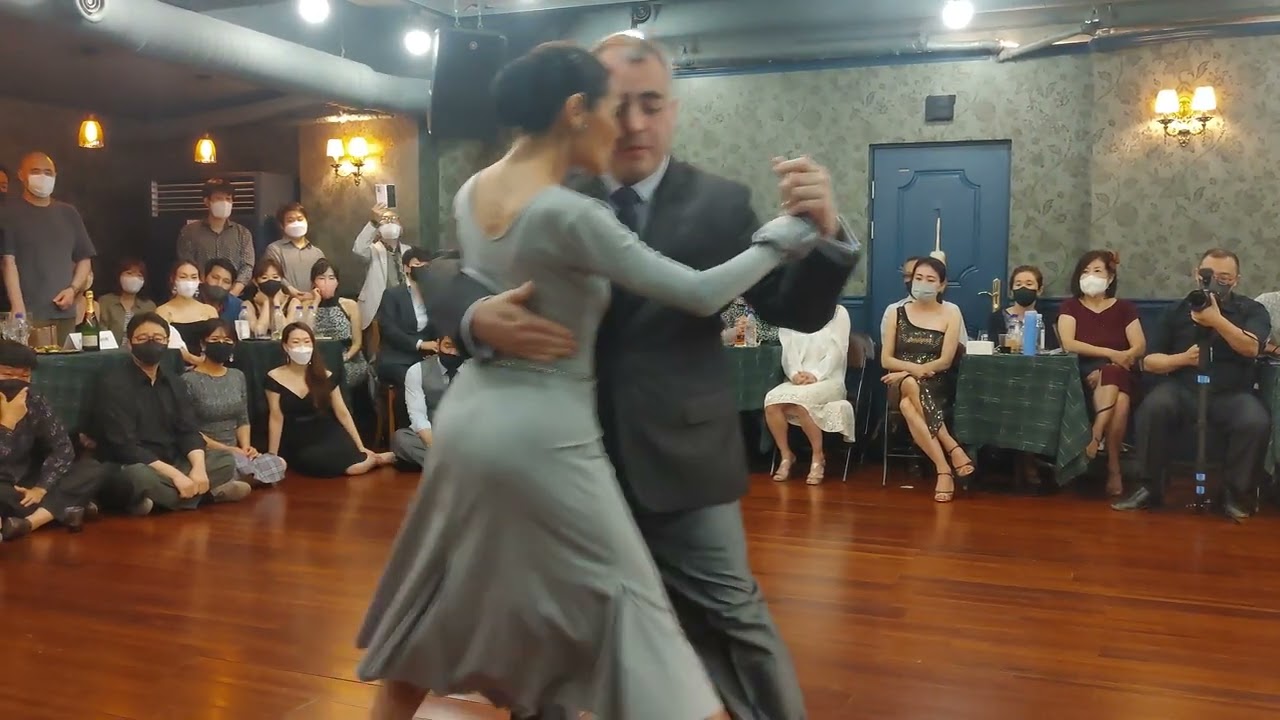 [Ángel D'Agostino, Ángel Vargas - Tres esquinas] Natalia Hills & Hernan Alvarez Prieto