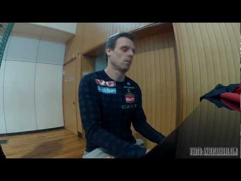 Alex Stöckl on the piano and Sapporo weather