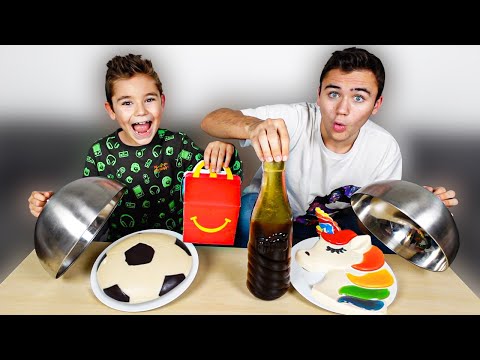 GUMMY FOOD VS REAL FOOD CHALLENGE - McDonald's VS Bonbons Géants !