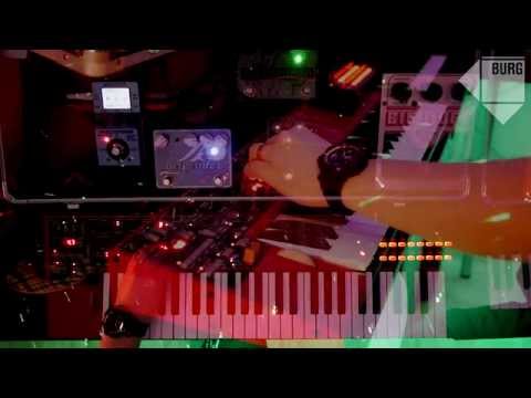 Nord Lead A1, KORG SQ-1, Zoom MS-70CDR (BURG - Red planet)
