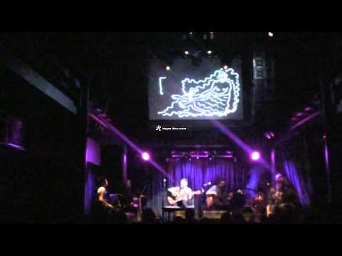 Mabel Matiz - Peruk Gibi Hüzünlü ( Salon )  IKSV konseri