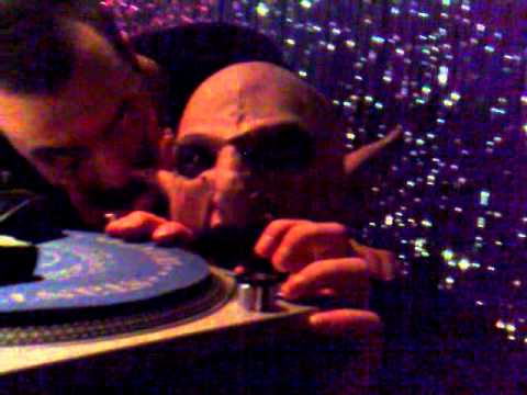 RAVESTORM 07-12-2010 @ Number One - Intro Noisekick and your crazy mask