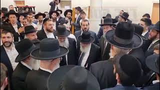 מרנן ורבנן מועצת חכמי התורה בריקוד לכבודה של תורה עם הראשון לציון החדש הגאון הגדול רבי דוד יוסף