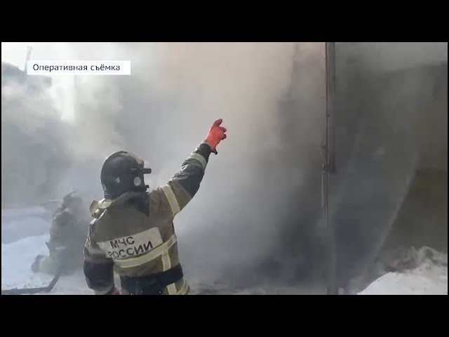 В Ангарске сгорели три гаражных бокса