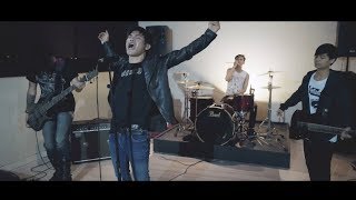 Download lagu SEMPURNA Versi ROCK - Andra And The Backbone Cover by Jeje GuitarAddict ft Murdani Kahar mp3 Download lagu SEMPURNA Versi ROCK - Andra And The Backbone Cover by Jeje GuitarAddict ft Murdani Kahar mp3