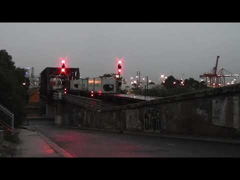 Australian Trains - Night Shift at Bunbury Street Tunnel