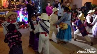Los pastorcitos bailando el tradicional fandango Juxtlahuaqueño.