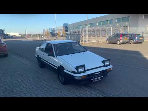 Acceleration Toyota AE86 Sprinter Trueno Fujitsubo Legalis R + HKS Intake + Header