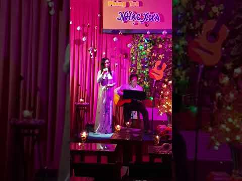 Thể hiện bởi Minh Oanh