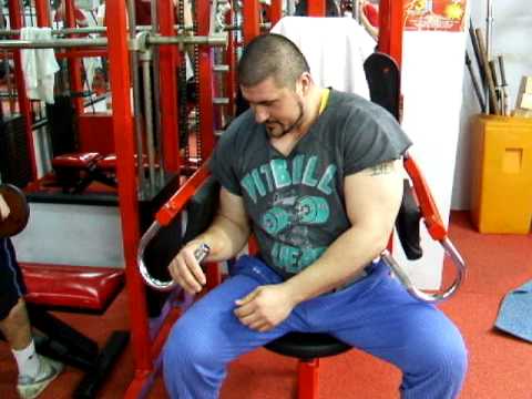 Marko Belic shoulders