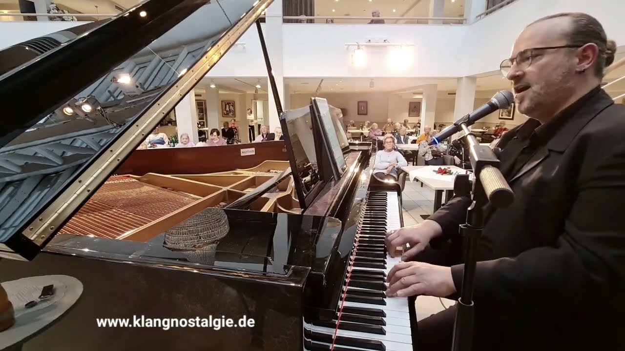 Can't Help Falling In Love - André Rössig (Voice & Piano) 