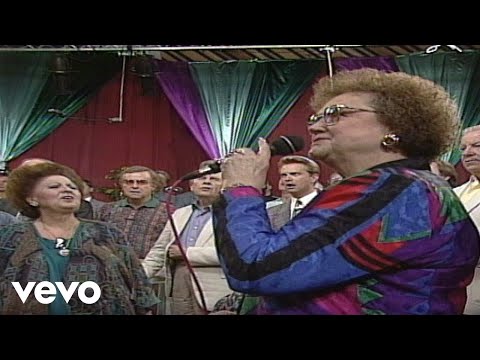 Bill & Gloria Gaither - Wonderful Peace [Live] ft. Lily Weatherford