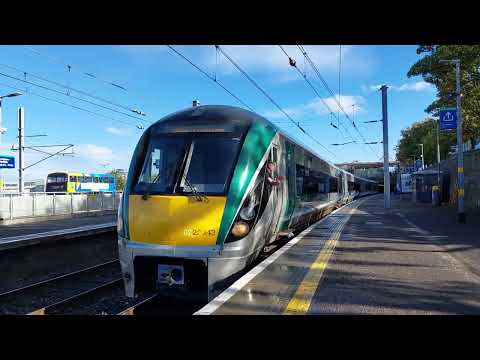 (Super nice Driver) Irish Rail Class 22000 NO.22243 towards Dublin Connolly at Dun Laoghaire 7/10/22