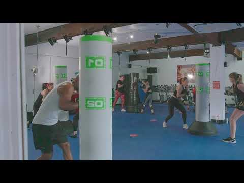 MM   BAG BASS BOX - Fitness Class In Action