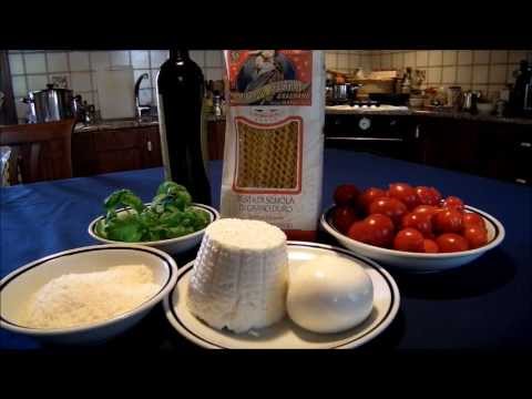 Fusilli con pomodorini, ricotta, mozzarella e basilico