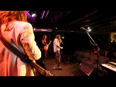 Led Zeppelin's Communitaction Breakdown performed by LED ZEPPLICA (bass demo from johnpauljoel.com)