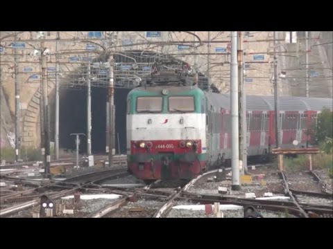 2016-11-01 Liguria ferrovia di Ponente 4/6 - Stazione di Savona