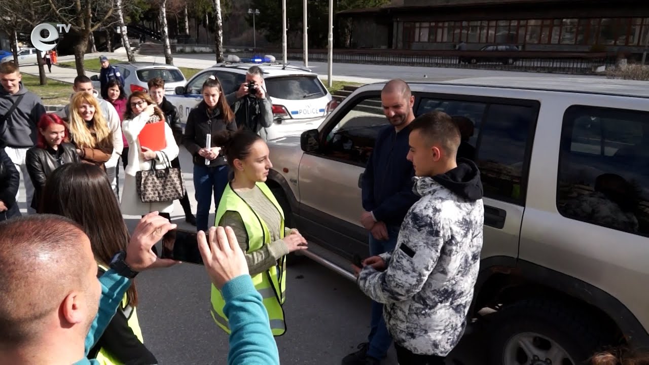 Ученици разиграха зрелищна възстановка за нарушения на пътя