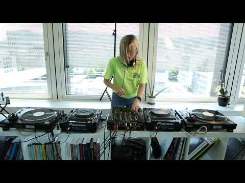 Ilona Maras Techno Stream