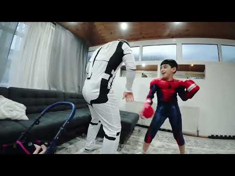 Spider-Man save little girl toys from the Bad Guy