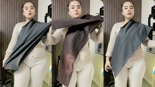 Download lagu Beautiful, sweet, and polished lady selling affordable office pants live mp3