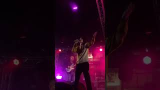 [問卦] 李權哲唱歌是有刻意要搞笑嗎