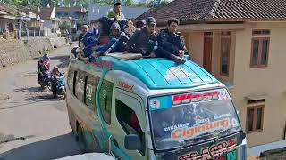 Download lagu The Thrill of a South Garut Road Trip aboard the Mustika Jaya Elf: Toblong to Garut Terminal - Pa... mp3