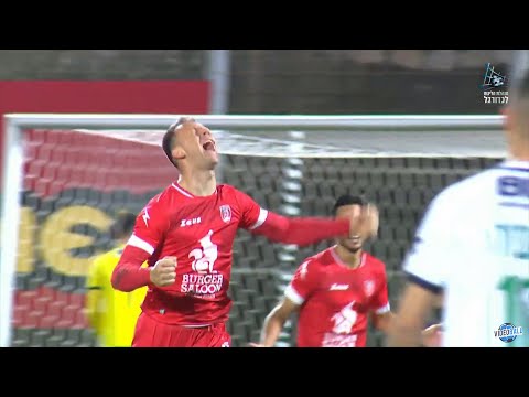 Julio Cezar - Striker - 10 Goals