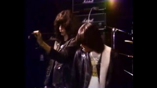 Now I Wanna Sniff Some Glue - The Ramones - Live CBGB 1977