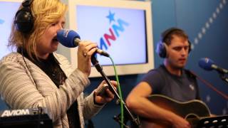 MNM Wijftig: Kato en Tom Dice coveren Wings van Birdy