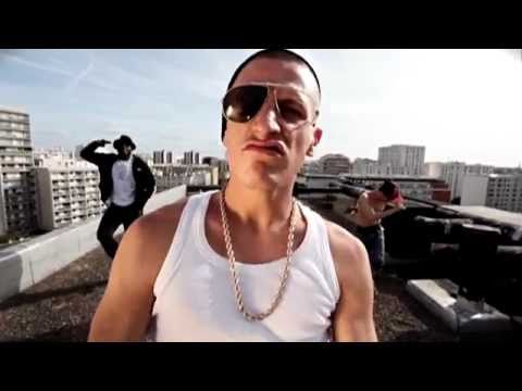 AKI LA MACHINE - BRAS CASSÉS avec CARVALO