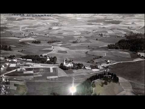 Tajo Kadajas - Ühes väikses Eesti linnas / In One Little Town of Estonia